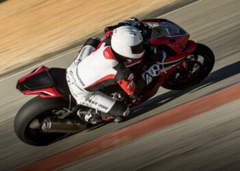 RS11 e Battlax V02: As ‘armas’ de pista e estrada da Bridgestone