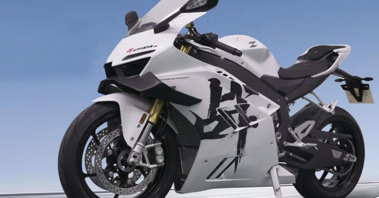 ZXJC 820RR: Tricilíndrica chinesa com 150 CV e 299 km/h!