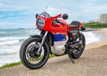 Vamos levar a Mia ao triunfo no Honda Customs, vota já!