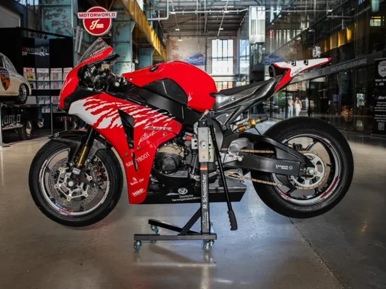 Honda Fireblade de Schumacher vendida por valor surpreendente