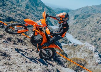 KTM apresenta a nova gama Enduro 2026