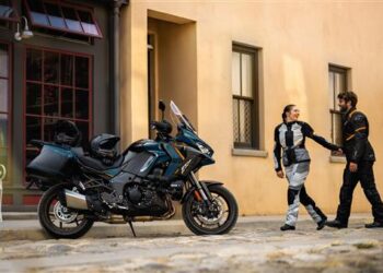 Reveladas as novas cores da Kawasaki Versys 1100 2026