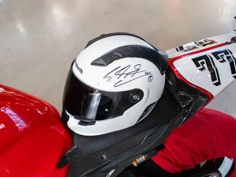 Honda Fireblade de Schumacher vendida por valor surpreendente