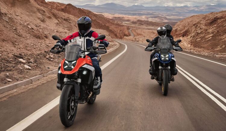 BMW R 1300 GS 2026: Novas cores e equipamento mais completo