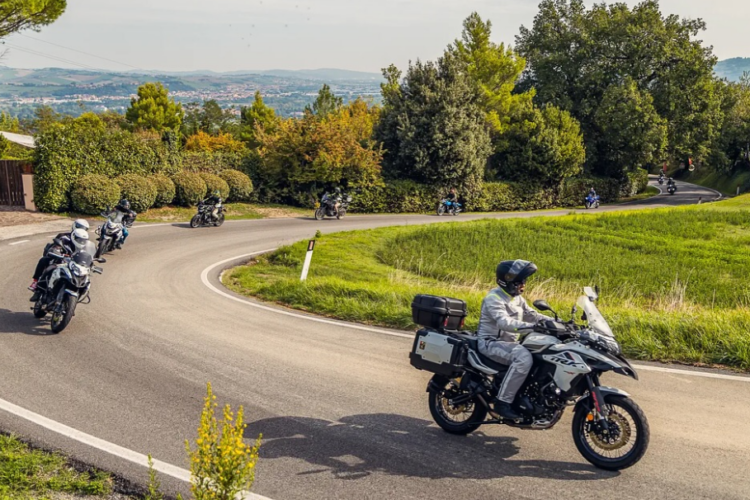 Benelli Week 2025: homenagem a Mike Hailwood em Pesaro