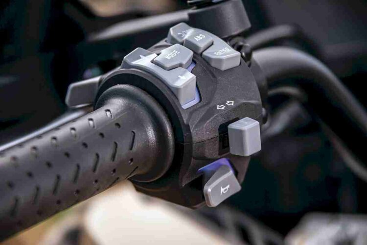 Contacto | Voge 625 DSX | Império do Meio