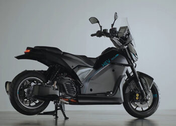 Yamaha testa scooter híbrida com sistema inovador