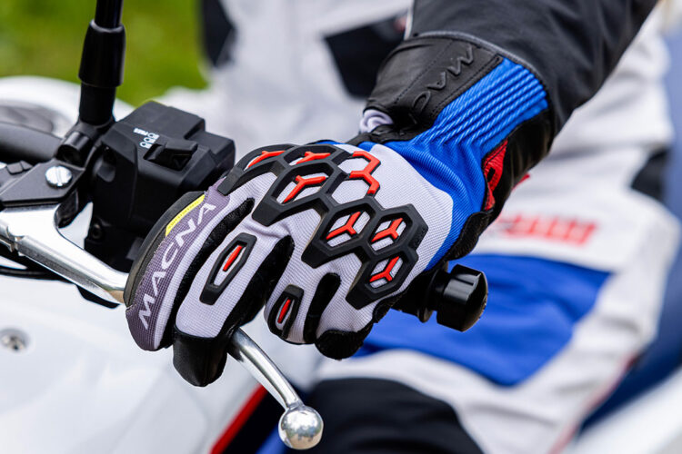 Macna Brawler RTX: Luvas de turismo para o verão