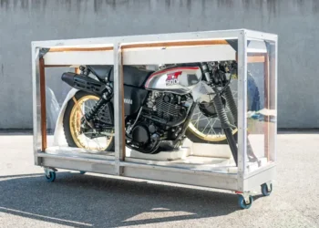 Yamaha XT500 de 1988 “em caixa” vai a leilão na Alemanha