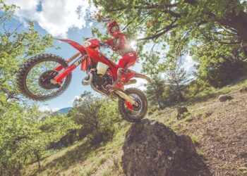 GASGAS apresenta gama off-road 2026 com novo visual e melhorias técnicas