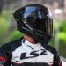LS2 Dragon: capacete desportivo em carbono acessivel