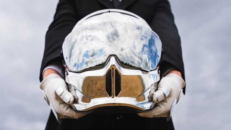 Ruroc lança edições Chrome e Eclipse do capacete AT4.0 Carbon
