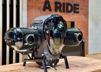 Máquina de café inspirada no motor boxer da BMW R18
