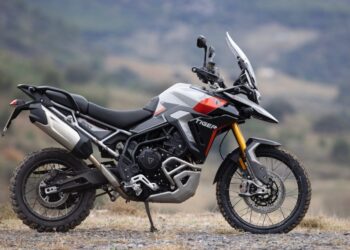 Triumph prepara Tiger 900 Alpine e Desert Editions