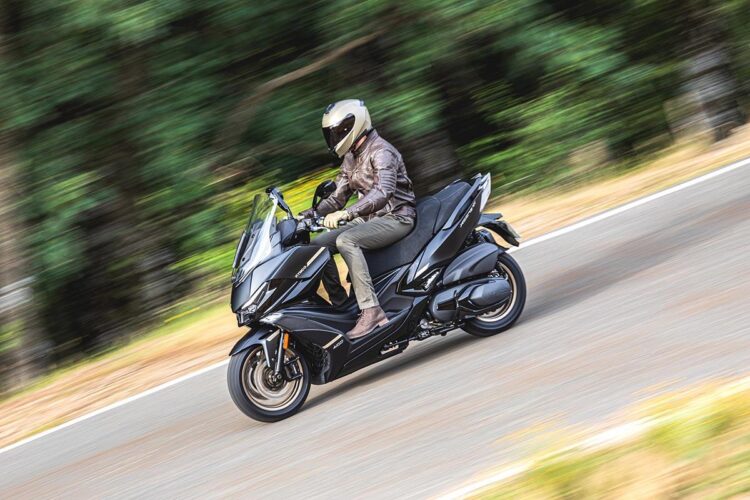 KYMCO Xciting VS 400 | Chega a quinta geração da maxi scooter coreana