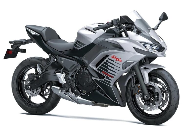 Kawasaki Ninja 650 2026 com nova pintura e mais conectividade