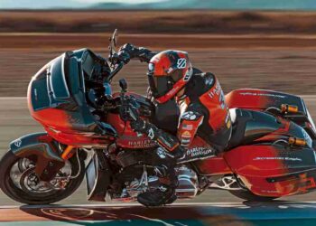 Supermoto | Harley-Davidson CVO Road Glide RR | Um “monstro” de circuito