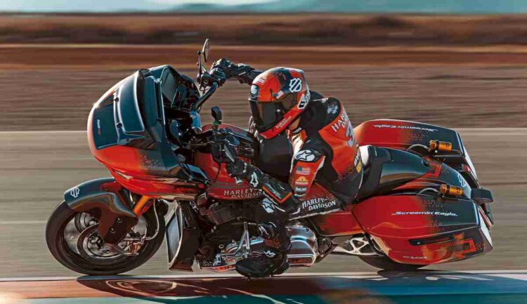 Supermoto | Harley-Davidson CVO Road Glide RR | Um “monstro” de circuito
