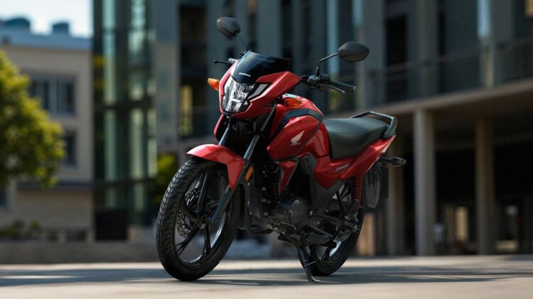 A renovada CB125F já está disponível na rede oficial Honda