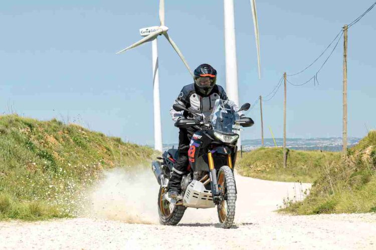 Contacto | Aprilia Tuareg Rally | Mais que uma trail