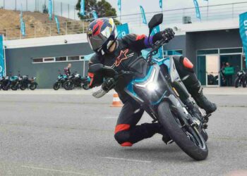 Contacto | CFMOTO 125NK e 675NK | Leque variado