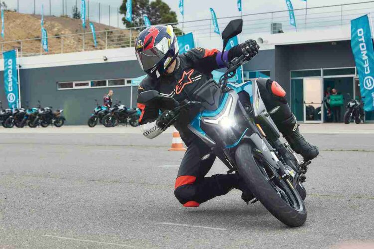 Contacto | CFMOTO 125NK e 675NK | Leque variado