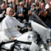 Moto abençoada pelo Papa Leão XIV no Vaticano