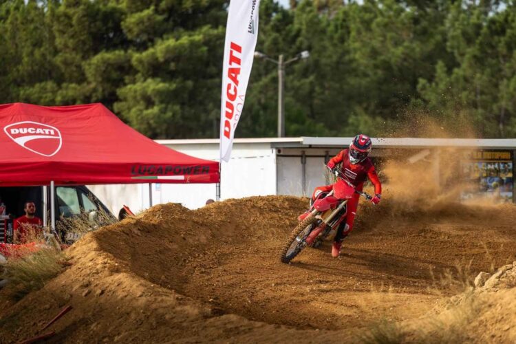 Test ride Ducati Desmo450 MX