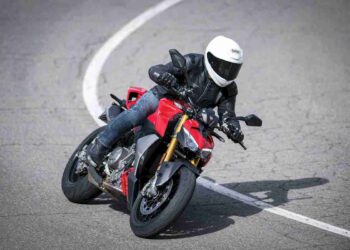 Contacto | Ducati Streetfighter V2S | Diversão absoluta