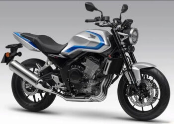 Nova Honda CB500 Super Four apresentada na China