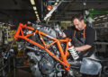 KTM acelera fabrico, adia 1390 Super Duke GT para 2027