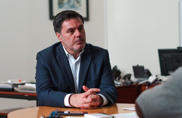 Miguel Santos ruma a Bruxelas com petição motard