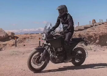 Royal Enfield Himalayan 750 mais perto