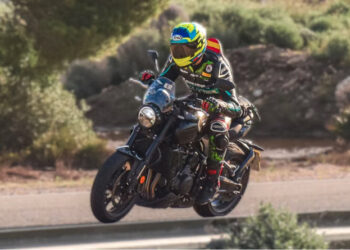 Nova Triumph Trident vista em testes em Espanha