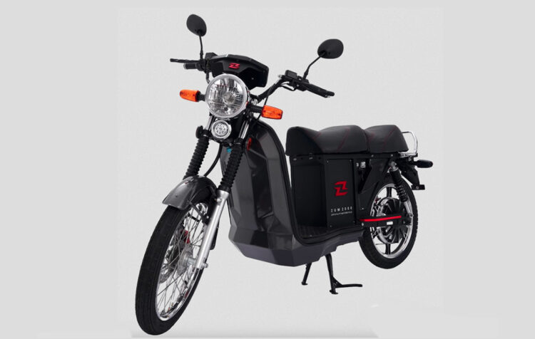 Paquistão licencia 31 fábricas de motos elétricas
