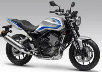 Honda CB 500 Super Four: 80 cv, embraiagem automática e estética retro-futurista