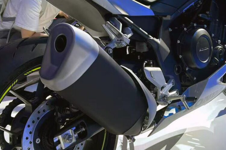 Honda CBR500R Four, a irmã desportiva da naked CB500 SF