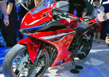 Honda CBR500R Four, a irmã desportiva da naked CB500 SF