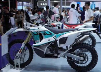 Kove 450 Rally: Ganha um novo coração da EX, mais leve, mais potente e pronto para tudo