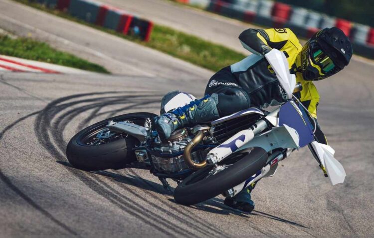 Husqvarna FS 450 2026: O puro conceito Supermotard