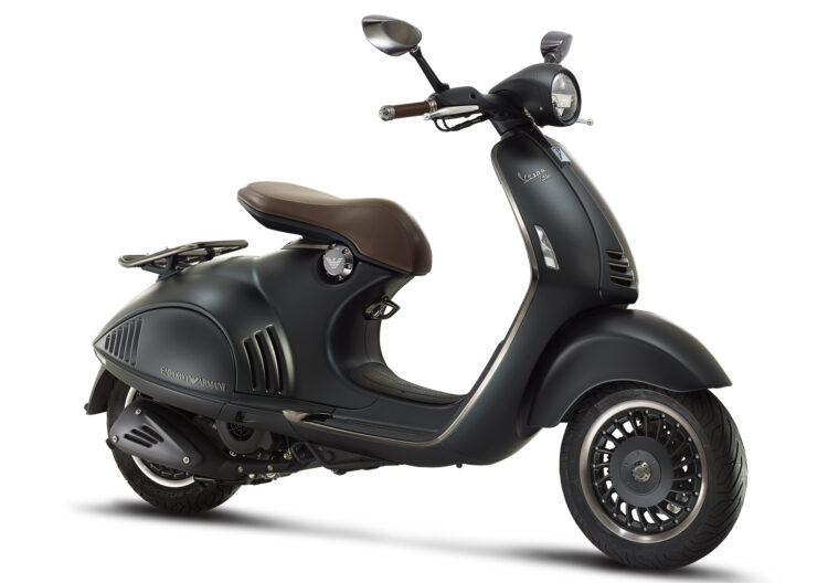 A Vespa projetada por Giorgio Armani