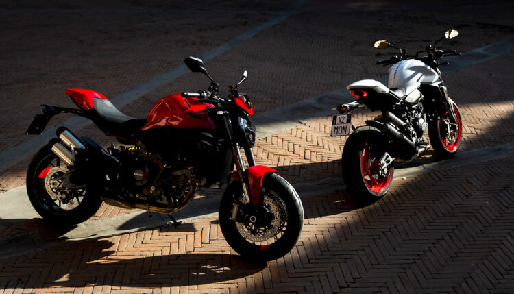 Ducati Monster 2026 revelada
