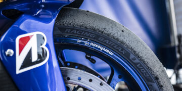 Bridgestone lança Slick Racing Battlax V03