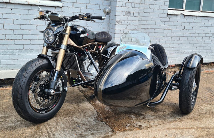 Watsonian lança sidecar para as CCM Spitfire