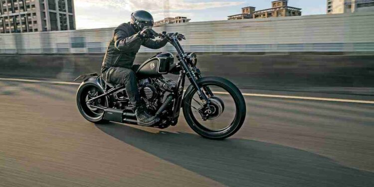 Harley-Davison Sovereign Raven by Rough Cratfs