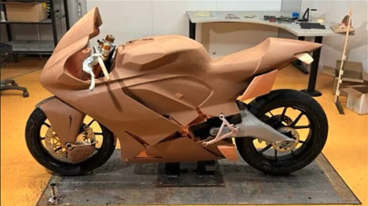 Falida Damon recusa morrer