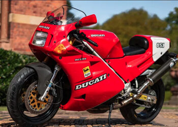 Motos que foram de Carl Fogarty vão a leilão