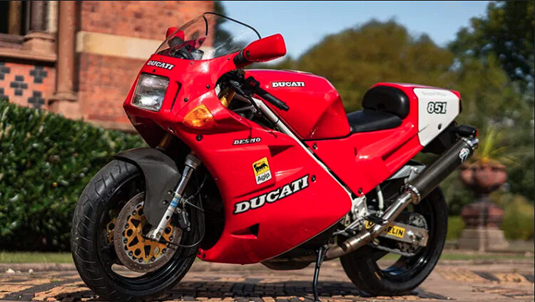 Motos que foram de Carl Fogarty vão a leilão