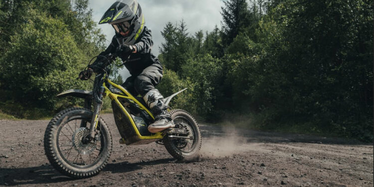 Triumph lança motos elétricas de trail para todas as idades