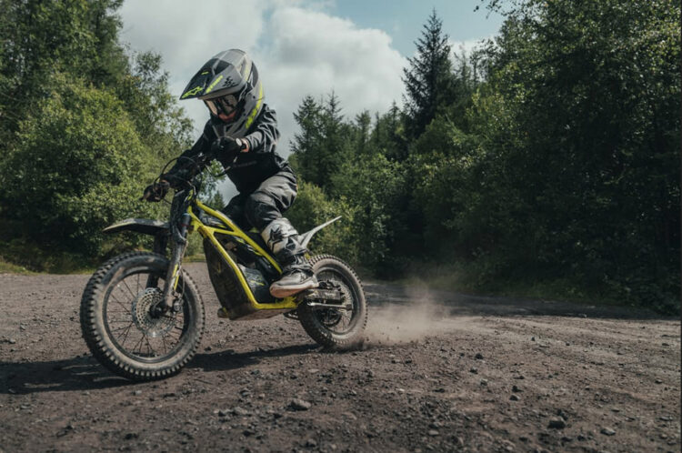 Triumph lança motos elétricas de trail para todas as idades